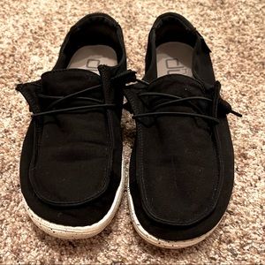 EUC Black Wendy Hey Dudes